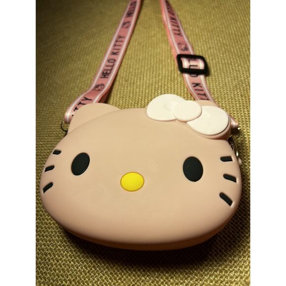 Hello Kitty (For Sale in Japan Only) Mini Pink Silicone Purse - Picture 1 of 10